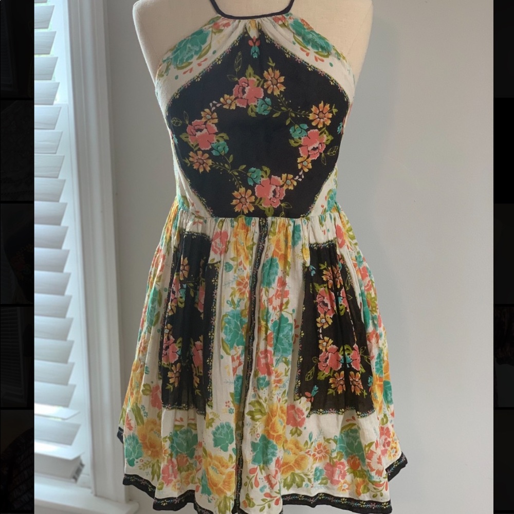 UO Vintage print mini floral dress! Size 2